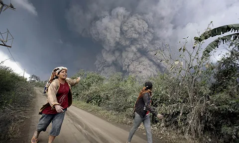 ยอดเหยื่อภูเขาไฟ 'ซินาบุง' ระเบิด พุ่ง 15 ศพแล้ว