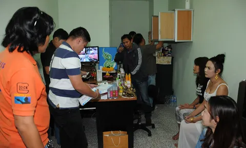 ฉีดขาวแค่ 500 ตร.บุกทลาย รับเปิดคลินิกบังหน้า