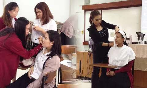 เตรียมพร้อมก่อนจบ แต่งหน้าเป็น  โดดเด่นโดนใจนายจ้าง