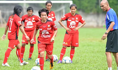 'มาดามแป้ง' ดึง 'โค้ชอุ้ม' คุมบอลหญิงลุยเอเชียนคัพ 2014