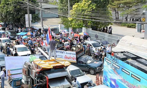 ม็อบชาวนาจ่อบุกโกดังข้าวเสาร์นี้ เมินข้อหาบุกรุก