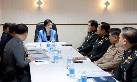 'นายกปู' ถก 'ผบ.เหล่าทัพ' ปมโยกย้ายนายทหารกลางปี