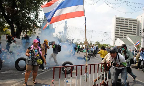 วิ่งกระเจิง