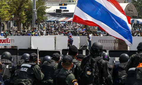 นักธุรกิจโอดปมการเมืองยื้อ หวั่นท่องเที่ยวหด-คนตกงาน