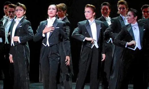 บันทึกหน้าโรงละคร บรอดเวย์/ทาคาระซึกะ