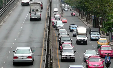 ปิดซ่อมถนนลอยฟ้าบรมราชชนนีช่วงสะพานพระราม 8