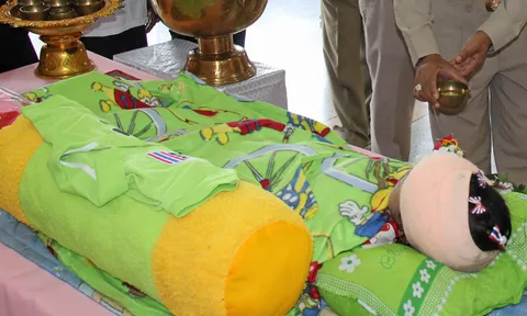 ผู้ว่าฯตราด อาลัยน้องฟิก-เยียวยาเหยื่อหน้าเวทีกปปส. 