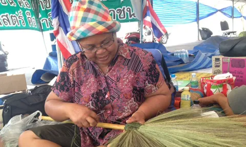 เปิดใจชาวนาร่วมม็อบ ส่งกำลังหนุน "สู้" จนกว่าจะได้เงิน