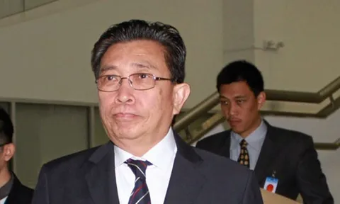 ทีมกฎหมายปชป.ร้องป.ป.ช.เอาผิด'ปู-โต้ง-เต้น'ฐานกบฏ 