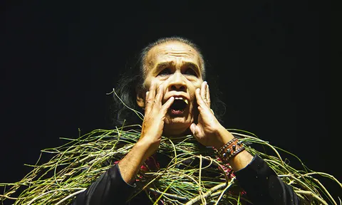 ตลกแน่นจอในรักฝังเขี้ยว 