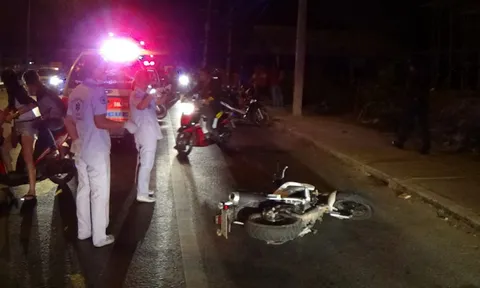 ครูหนุ่ม-ทหารซิ่ง จยย.เที่ยว แหกโค้งดับสยอง 2 ศพ