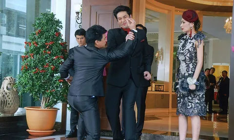 'บอม'บู๊เหยียบอก'แบงค์'