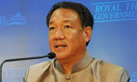 'กิตติรัตน์'รับ ยังไม่ลงนามงบกลาง2หมื่นล. หวั่นคืนเงินกกต.ไม่ทัน