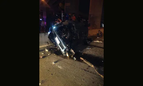 เก๋งตกสะพานกลับรถย่านรัตนาธิเบศร์ ดับ 1