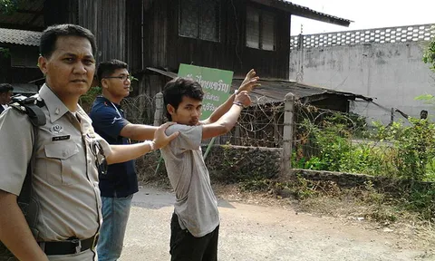 รวบหนุ่มซ่อมจยย.รับจ้างโยนมือถือเข้าเรือนจำบุรีรัมย์