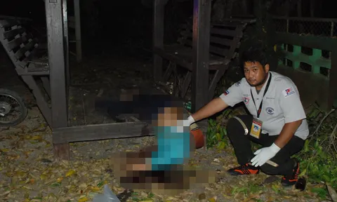 วัยรุ่นซิ่ง จยย.แหกโค้ง ชนศาลาที่พักดับ