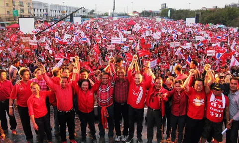 ต้านอำมาตย์