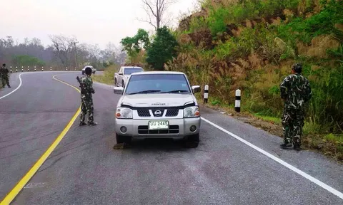 ป่าไม้ไล่จับนายดาบตำรวจ ขนไม้สักขับแหกด่าน