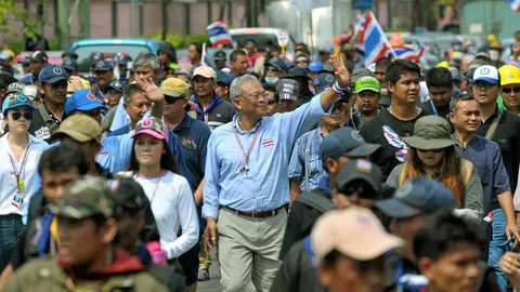 กปปส.พักรบ เปิดสวนลุมฯจัดสงกรานต์ย้อนยุค