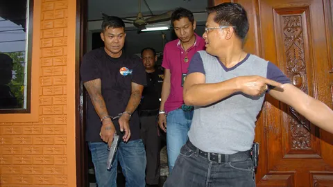 มือฆ่า 3 ศพ