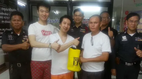 ตุ๊กตุ๊กเชียงใหม่น้ำใจงาม เก็บกระเป๋าเงินคืนนักท่องเที่ยวจีน