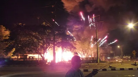 ไฟไหม้ร้านขนมระเบิดสนั่น เจ้าของยันทำขนมอย่างเดียว