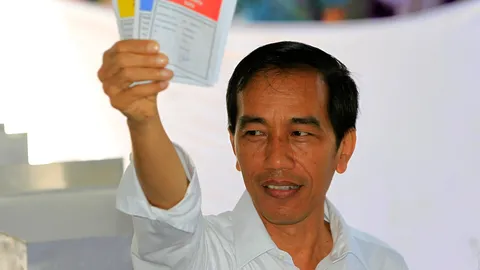 โจโกวีแบไต๋ดึงพรรคอื่นร่วมดันลงชิงผู้นำอิเหนา