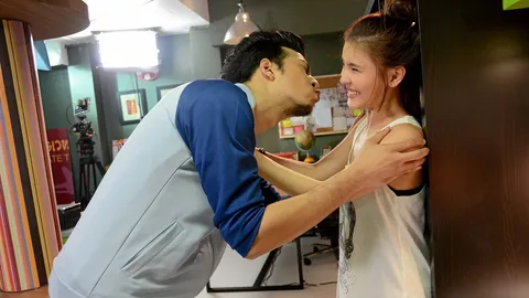 "โย่ง"ไล่ปล้ำจูบ "ออม" โดนตบหายหื่น