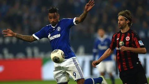 'ราชันสีน้ำเงิน' เปิดบ้านดับ 'แฟรงก์เฟิร์ต' 2-0 รั้งที่ 3