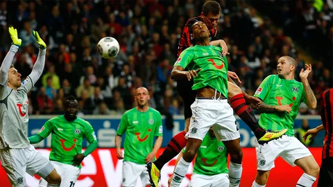 'ฮันโนเวอร์' บุกเชือด 'แฟรงค์เฟิร์ต' 3-2 ขึ้นที่ 12  ศึกบุนเดสฯ