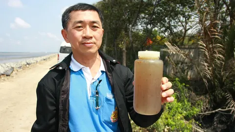 ตรวจเจอน้ำทิ้ง "บางปู" เหม็นเน่า-จี้จัดการจริงจัง