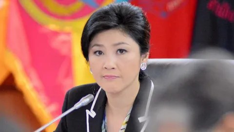 'ยิ่งลักษณ์' เข้าประชุมจัดงานเฉลิมพระเกียรติฯ