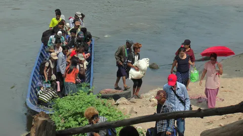  ตรวจเข้มแรงงานพม่าแห่กลับไทยหลังสงกรานต์ 