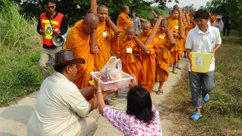 อ่างทองบวชสามเณรภาคฤดูร้อน ถวายแด่ 'ในหลวง' 