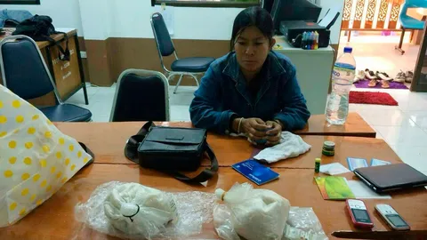 ล่อจับสาวจีนฮ่อส่งไอซ์ 2 กก. โยง 'ยี่เซ-เจ๊เพ็ญ'