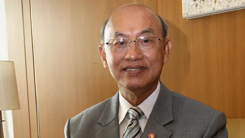 องคมนตรีชี้ยุคทศวรรษมืดมน แนะคนไทยช่วยกันเร่งแก้
