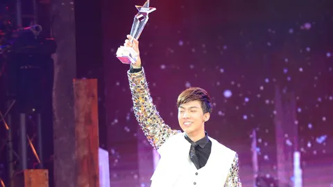 'กั้ง-วรกร' ชนะใจคนดู คว้าแชมป์ "เดอะสตาร์คนที่10" ของเมืองไทย