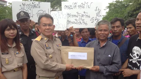 ชาวบ้านโคกชำแระ 'อุบลฯ' ลุกฮือตะเพิด ปลัด อบต.