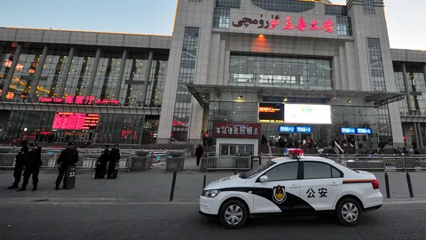 เกิดระเบิดที่สถานีรถไฟในเมืองเอกมณฑล 'ซินเจียง' เจ็บ 50 ราย