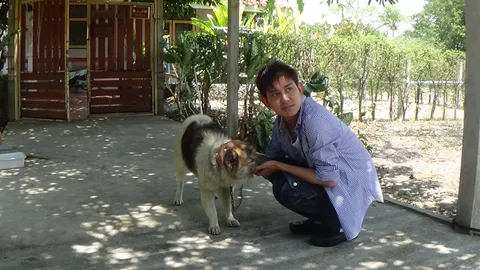 'ไชยา มิตรชัย' เยี่ยมสุนัขฮีโร่ ตกรางวัลด้วยสเต๊กชิ้นโต