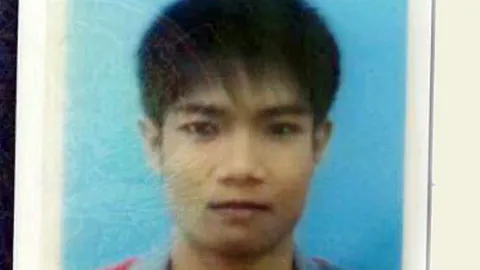 สาวกรี๊ดให้ช่วย หนุ่มเปลือยไล่ปล้ำ ขณะวิ่งสถาบันพละ