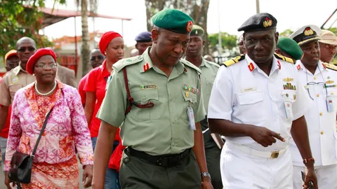 รบ.ไนจีเรียเพิ่งตื่น!! โดนจวกไม่ใส่ใจค้นหาเด็กนร.หญิงถูกลักพาตัวกว่า 200 คน