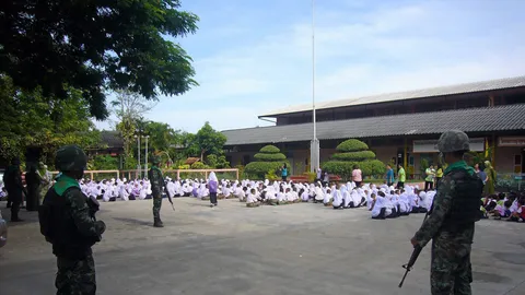 จนท.ท.-ตร. สนธิกำลังคุ้มครอง'ครู-นร.'รับมือช่วงเปิดเทอม