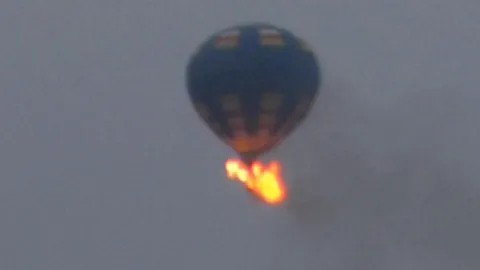 สลด !บอลลูนระเบิดไฟลุกท่วมในสหรัฐฯ โดดลงมาตาย 3 