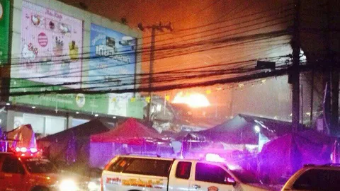 ไฟไหม้จตุจักรพลาซ่าวอดรวม 10ห้องคุมเพลิงได้แล้ว