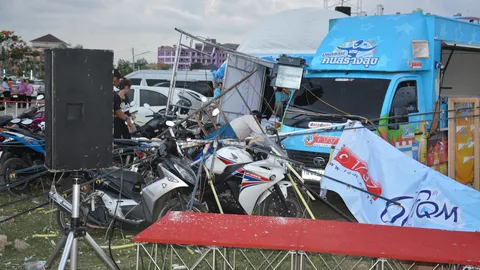 พายุพัดโครงเหล็ก เวทีชุมทางเสียงทองล้ม เจ็บ8