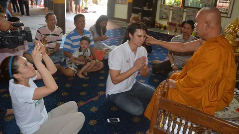 'แมทธิว'ควง'ลิเดีย' ลงนะ-เจิมเบนซ์ เสริมสิริมงคล