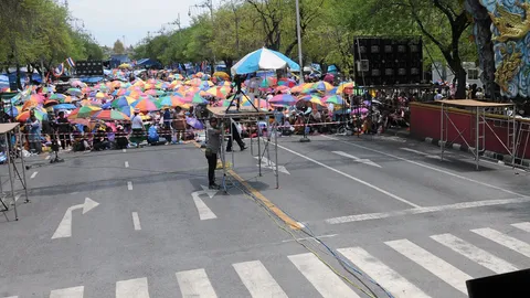 ม็อบพ่นพิษ! บก.จร.แจ้งปิดถนนหลายเส้น แนะเลี่ยง