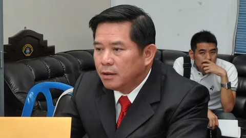 แจ้ง 'ดีเอสไอ เอาผิด 'สุรชัย' ถกองค์กรอิสระ ชี้ขัด 'รธน.' ม.68