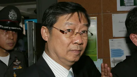 'สุรชัย' ยกเลิกนัดประชุมวุฒิฯ พรุ่งนี้ หลังเกิดรัฐประหาร